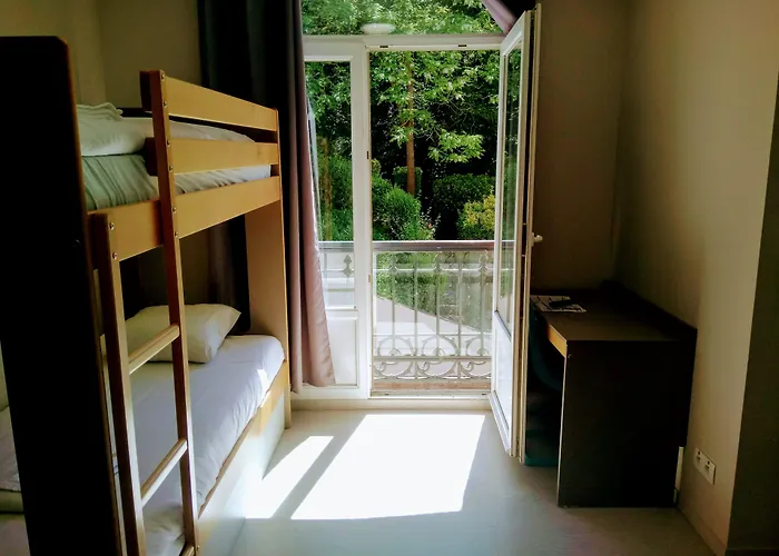 Des Remparts Mini-hôtel 3*